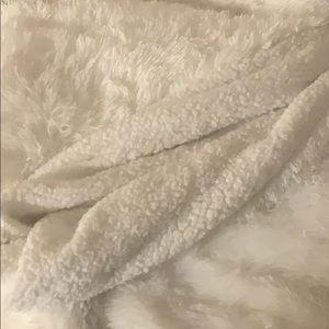 White Sherpa and Faux Fur King sized Blanket.